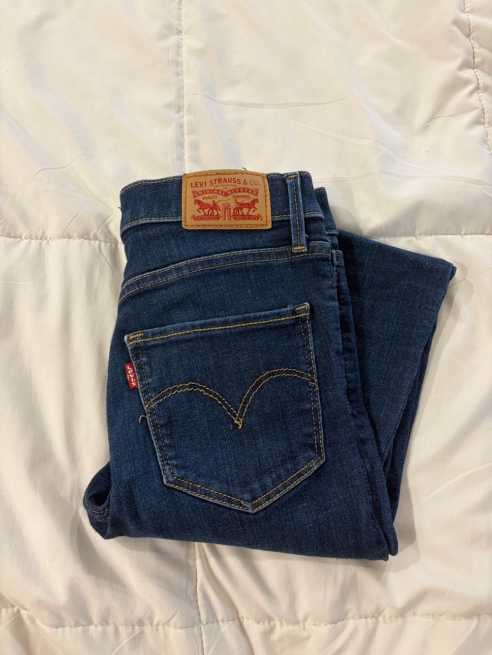 Levi's High Rise Women's Dark Blue Skinny Jeans